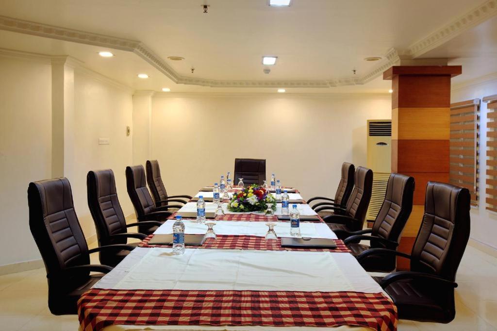Sreevalsam Residency Kulanada Hotel Tamarakulam Exterior photo